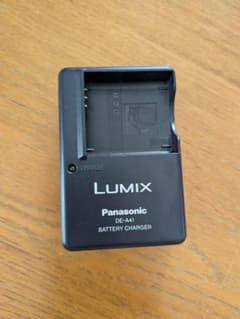 Panasonic LUMIX バッテリーチャージャー DE-A41のサムネイル