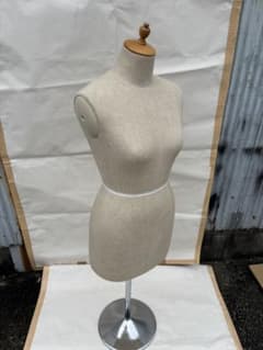 マネキン ボディ トルソー 女性用 HOSOKAWA製 ナチュラルカラ- - メルカリ