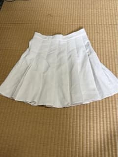 白ミニスカートのサムネイル