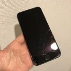 iPhone 8 スペースグレイ 64 GB SIMフリーのサムネイル
