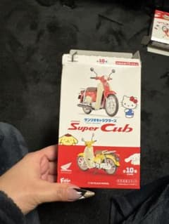 Honda Super Cub 1/24 スケールモデル ハローキティのサムネイル