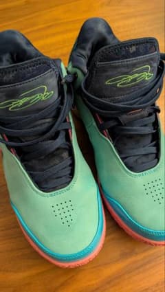 NIKE バスケットボールシューズのサムネイル