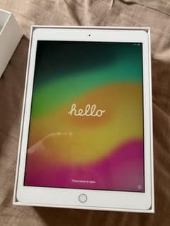 Apple iPad 8世代 128GB シルバー本体のサムネイル