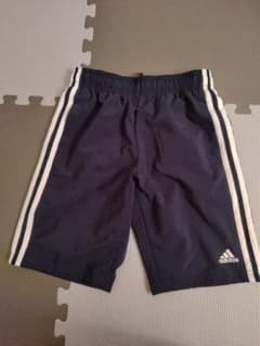 adidas　ハーフパンツのサムネイル