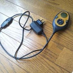 スレンダートーン　リモコンと充電器のサムネイル