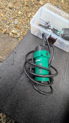 Makita M3713 トリマ本体と付属品のサムネイル