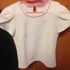 INGNI パールの付いたＴシャツのサムネイル