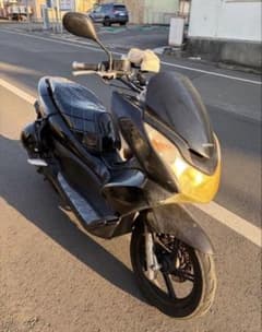 Honda PCX ブラック 本体のサムネイル