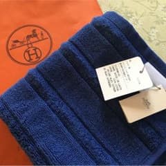 ✨新品タグ付    HERMESハンドタオルのサムネイル