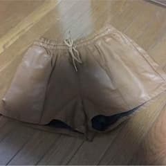 短パンのサムネイル