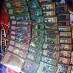 早い者勝ち遊戯王魔術師ヒーローデッキのサムネイル