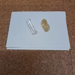 天然石 透明と黄色の結晶のサムネイル