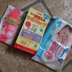 オムツ、粉ミルク、母乳パッドのサムネイル