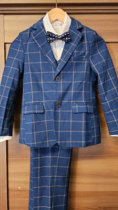 140サイズ　男の子　フォーマルスーツのサムネイル