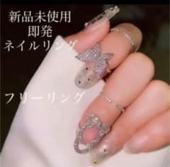 大人気新品即発　キラキラ蝶々フィンガーリングのサムネイル
