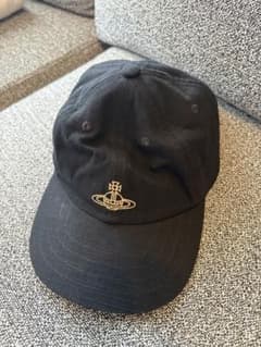 数回のみ使用♡ VivienneWestwood オーブ　ロゴ　キャップ 数回のみ使用♡ VivienneWestwood オーブ ロゴ キャップ - メルカリ
