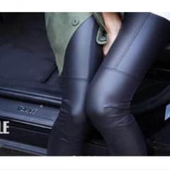 レザーレギンスパンツ 新品未使用のサムネイル