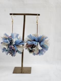 ハンドメイドピアス　No.5のサムネイル