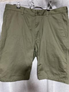 【匿名配送】メンズ　ビームス　ハーフパンツ オリーブのサムネイル