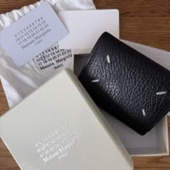 コ*カ様 Maison Margiela 三つ折り財布 ブラックのサムネイル