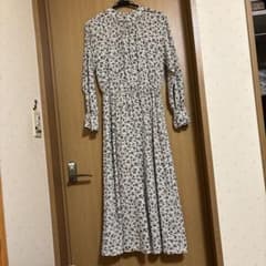 花柄ロング丈ワンピースのサムネイル