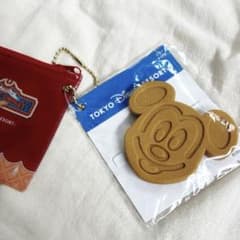 ディズニー　ミッキー ワッフル　ミラー　ポーチ　ワッフルクッキーのサムネイル
