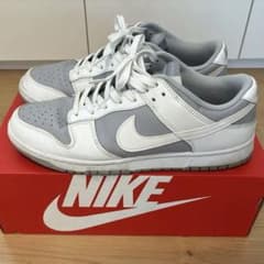 Nike ホワイト/グレー スニーカーのサムネイル