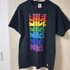 NIKE カラフルロゴ Tシャツ ブラック　オーバーサイズのサムネイル