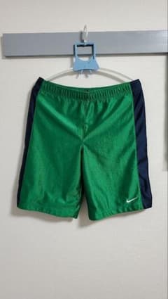 NIKE　ハーフパンツのサムネイル