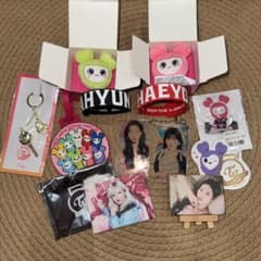 TWICE グッズ まとめ売り　バラ売り可のサムネイル