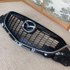 CX-5 KE系フロントグリル　ソース様専用。のサムネイル