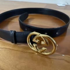 M*n様 ア*様様 Gucci ブラックレザーベルト ダブルGロゴのサムネイル