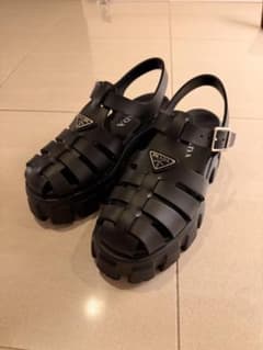 PRADA ラバーサンダル ブラックのサムネイル