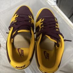 NIKE Dunk Low イエロー バーガンディ スニーカーのサムネイル