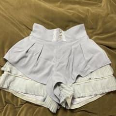 エレガントなショートパンツのサムネイル