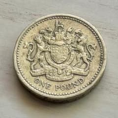 イギリス 1983 王家の紋章 国章 エリザベス2世 1ポンドコイン - メルカリ