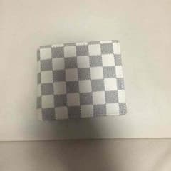 折りたたみ財布のサムネイル