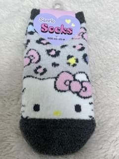 サンリオ　キティちゃん もこもこ靴下23-25cmのサムネイル