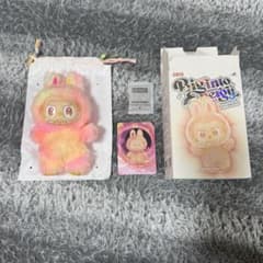 ラブブTHE MONSTERS Big into Energy LOYALTYのサムネイル