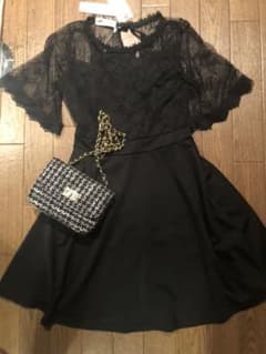 新品タグ付き！黒のワンピースのサムネイル