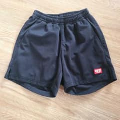UeA ショートパンツ 黒 SSサイズのサムネイル