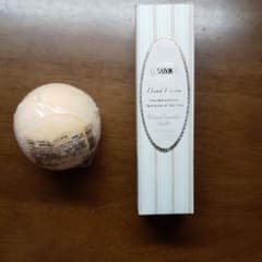 【☆*yu...*☆様専用】SABON 未使用ハンドクリームとバスボールのサムネイル