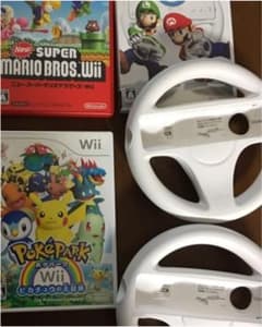 マリオカートWiiとハンドル2個のサムネイル