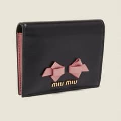 MIU MIU リボン 二つ折り財布 黒 ピンク バイカラー レザー レディース