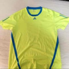 adidas スポーツウェアのサムネイル