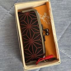 印傳屋　印鑑ケース 黒地 赤刺繍のサムネイル