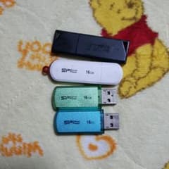 USBメモリ 16GB 3個 8GB1個 ちょいジャンク まとめ売りのサムネイル
