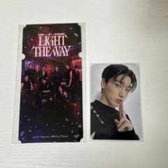 ATEEZ アチズ VR 映画 入場特典 スペシャルカード ジョンホ トレカ ATEEZ VR 映画 入場特典 トレカ ジョンホ ホログラム - メルカリ