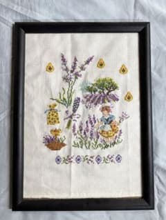 フランスのラベンダー祭りをモチーフとした刺繍作品のサムネイル
