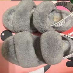 UGG アグ ファーサンダル オーイヤー グレー - メルカリ